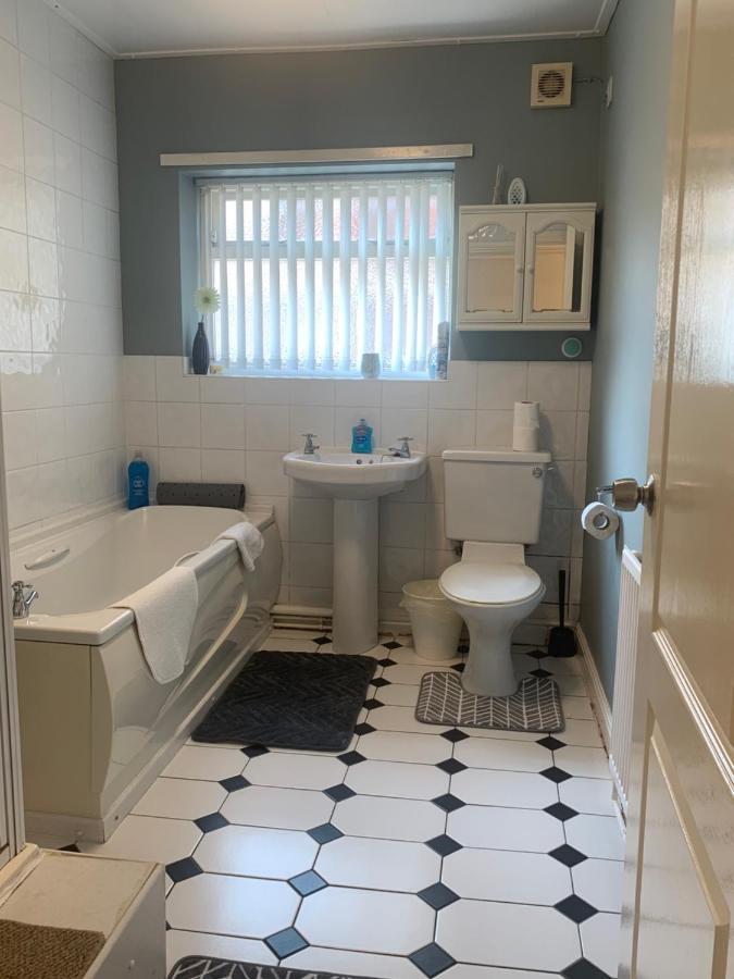 Be My Guest Liverpool - Ground Floor Apartment With Parking Exterior photo